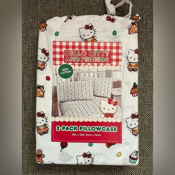 Hello Kitty Gingerbread Christmas 2-Pack Pillowcases - Picture 1 of 3